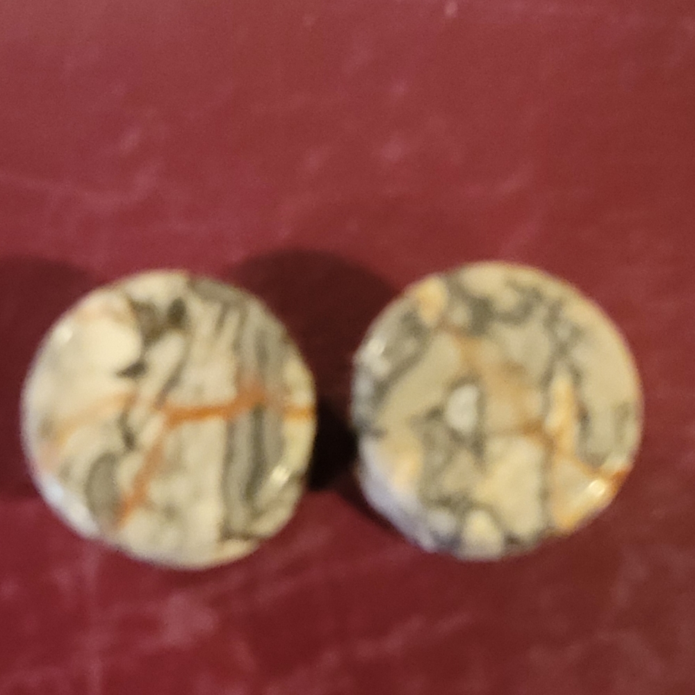 9/16" agate plugs